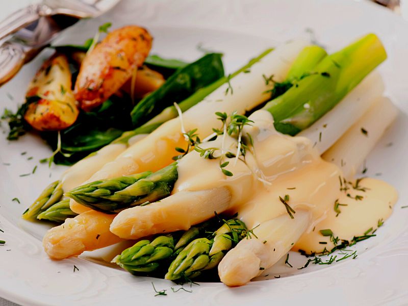 Szparagi - Jak gotować i co z nich przygotować?